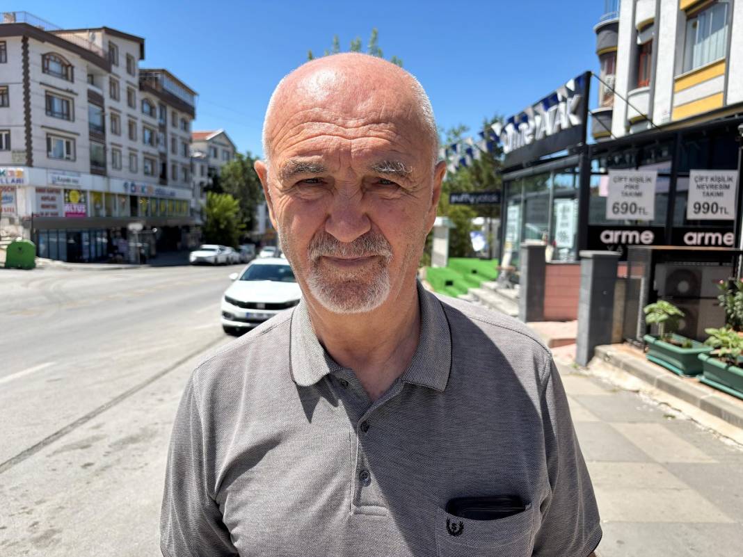 Kız çocuklarını taciz edip kaçırmak isteyen kişilere müdahale etti! Yaşlı adam feci dövüldü 3